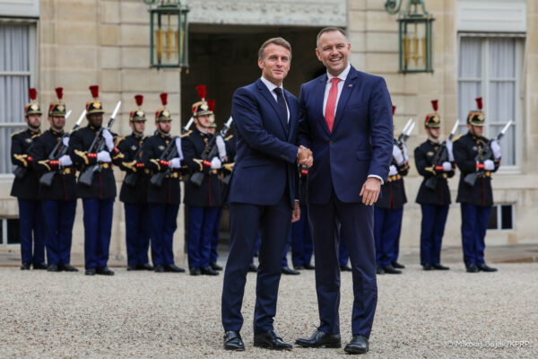 001_b_Prezydent_Karol_Nawrocki_wizyta_Francja_spotkanie_Emmanuel_Macron_20250916_MWB25055