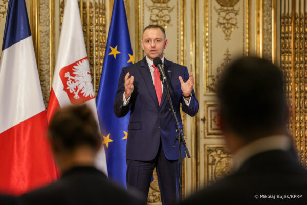 004_Prezydent_Karol_Nawrocki_wizyta_Francja_wypowiedz_media_20250916_MWB25978